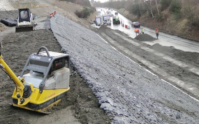 Sanace sesuvu svahu na silnici II/237 v Novém Strašecí