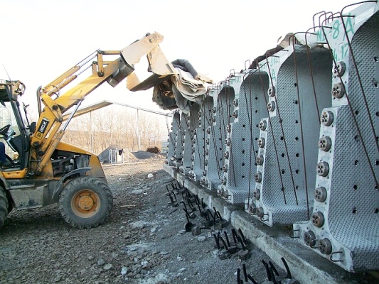 Založení mostních opěr pomocí technologie vyztužené zeminy