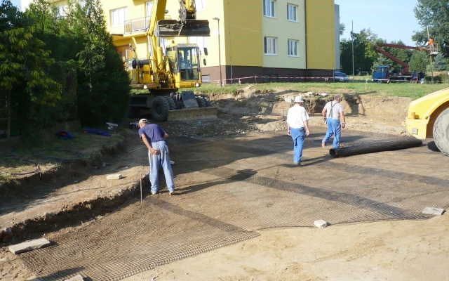 Stabilizace zemní pláně při revitalizaci ve Starém Městě