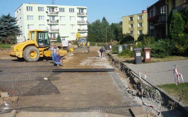 Stabilizace zemní pláně při revitalizaci ve Starém Městě