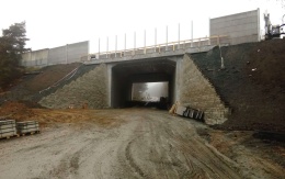 Modernizace D1, úsek 04, Ostředek - Šternov, vyztužená mostní křídla