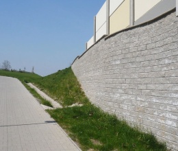 Opěrné zdi ze systému Tensartech TW1 ve Chvaleticích