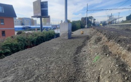 Praha - Rajská zahrada – vyztužená opěrná konstrukce pod nástupištěm