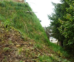 Rozšíření manipulační plochy v Dolanech u Kladna pomocí vyztuženého strmého svahu