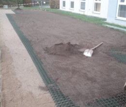 Rozšíření parkovacích ploch pomocí zatravňovacích dlaždic