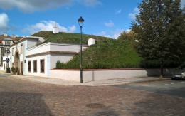 Zpevněné vyztužené svahy Písecké brány v Praze